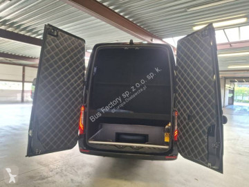 Mercedes minibus