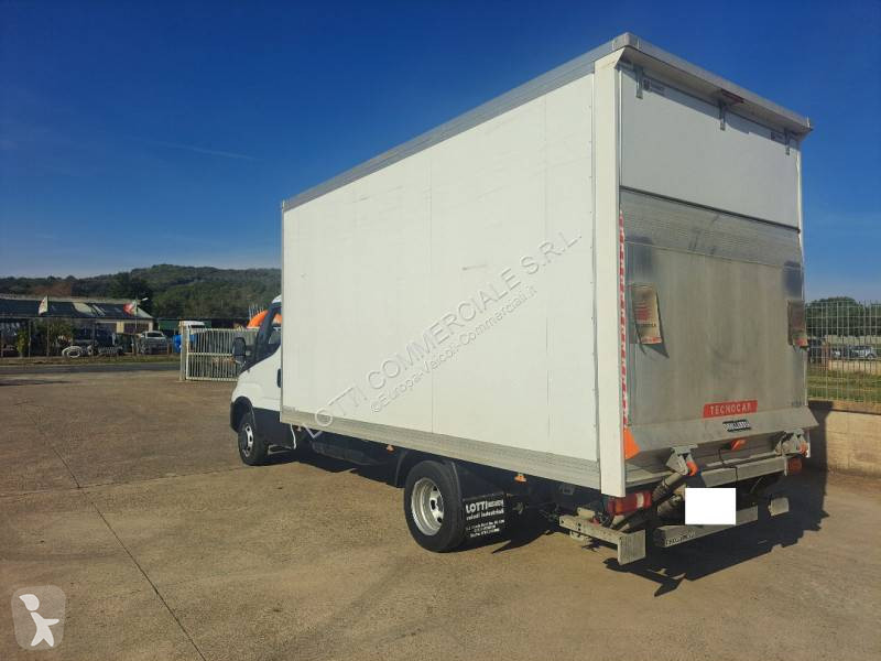 Iveco 35C18 van
