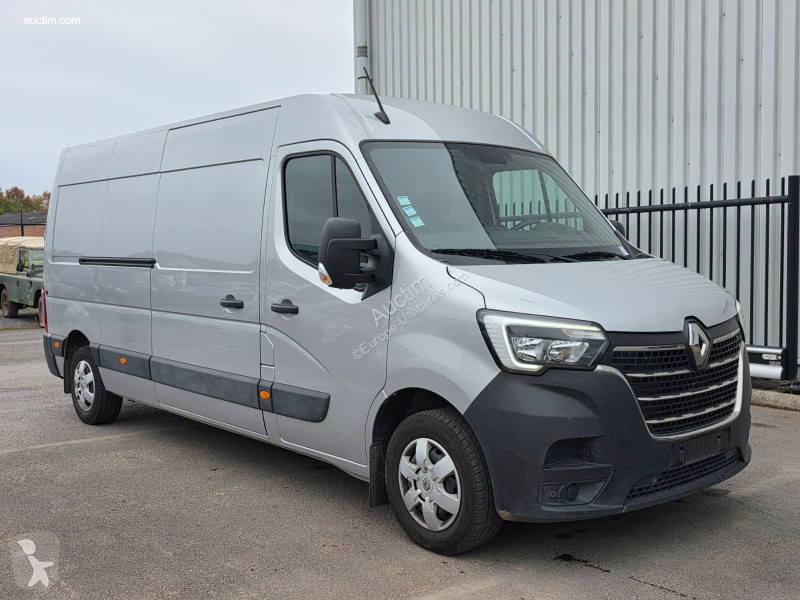 Renault master van
