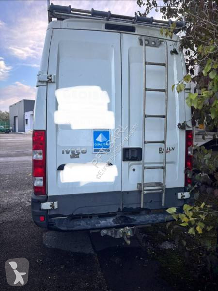 Iveco 35S14V van