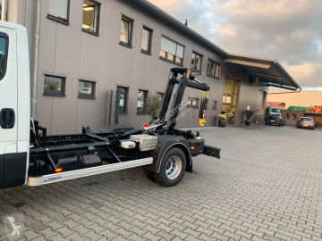 Iveco Daily 70C18HP MY26 Hyva Abrollerkipper 05-32 AHK