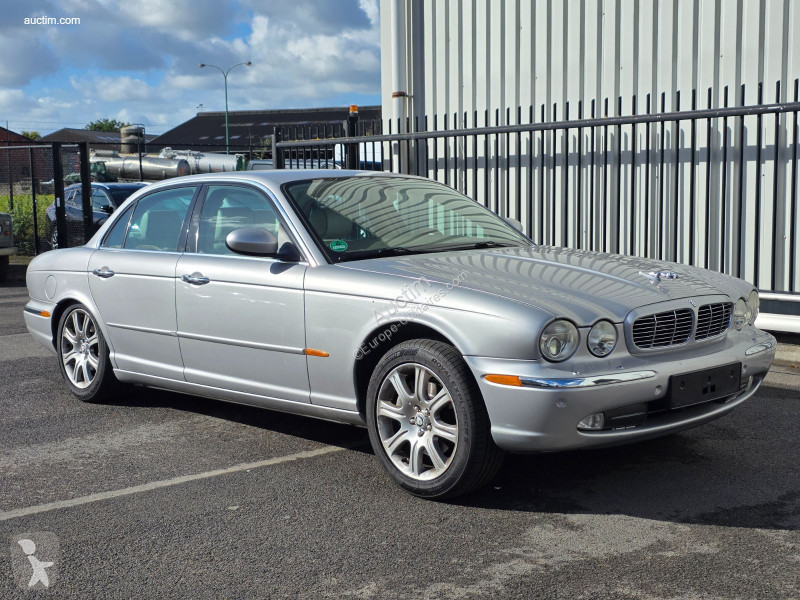 Jaguar xj van