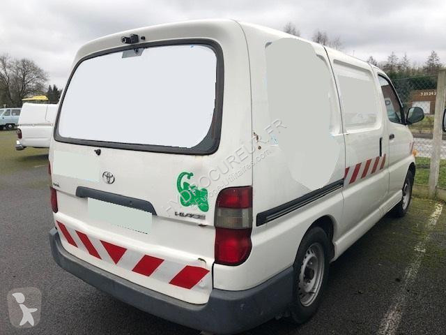عربة نفعية Toyota