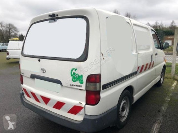 Krytý nákladní vůz se skříňovou karosérií střední Toyota