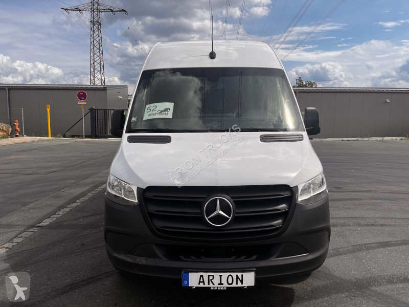عربة نفعية Mercedes e L2H2...