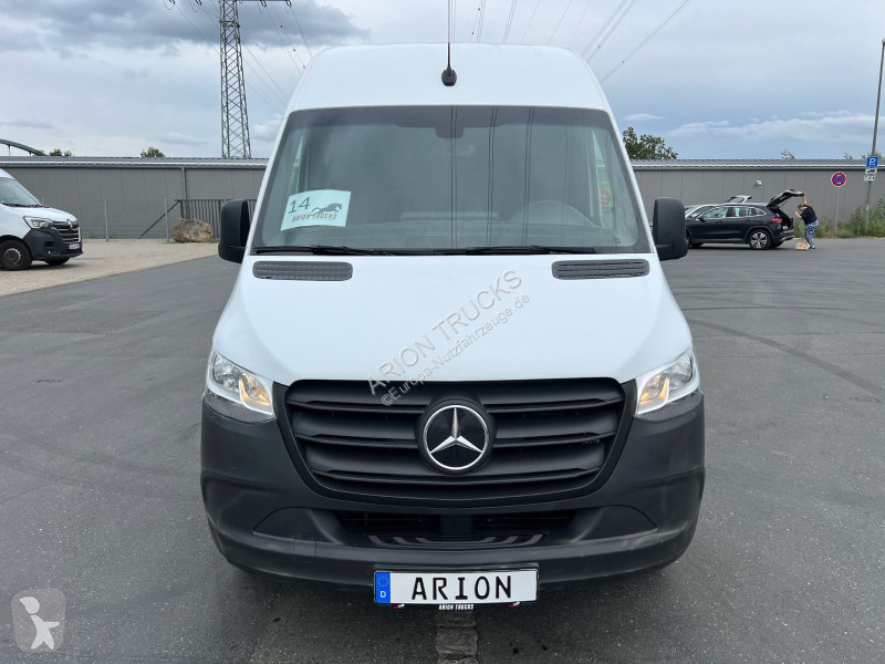 عربة نفعية Mercedes e L2H2...