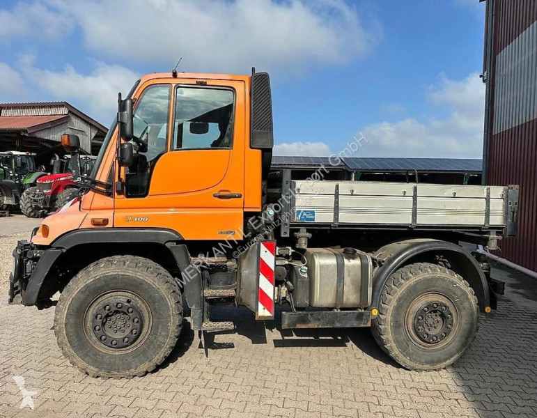 Furgoneta Mercedes U4000 mit Kipppritsche