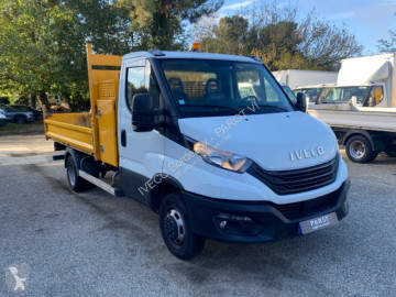 Con volquete Iveco
