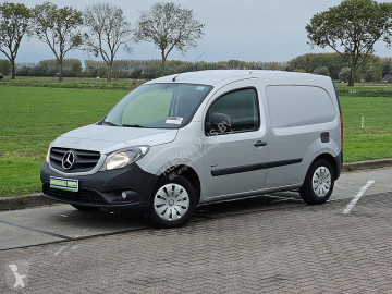 Caja cerrada Mercedes