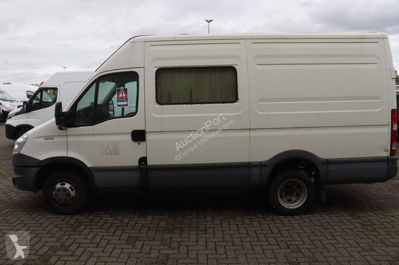 Bedrijfswagen Iveco 35C13