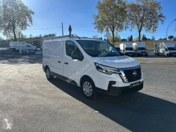 Mellemstor kassevogn Nissan