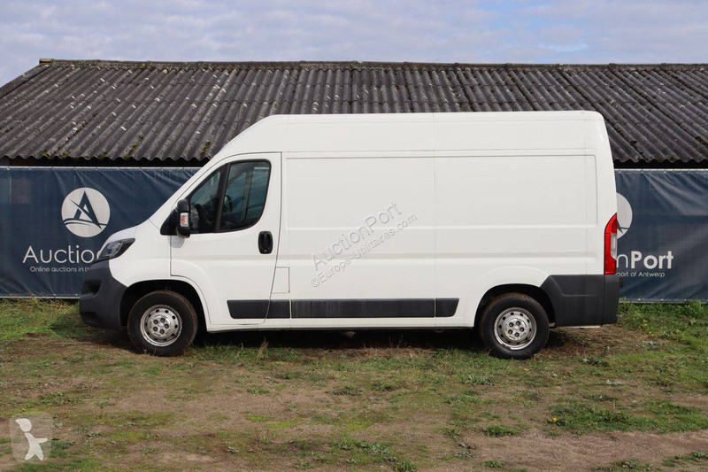 Véhicule utilitaire Peugeot