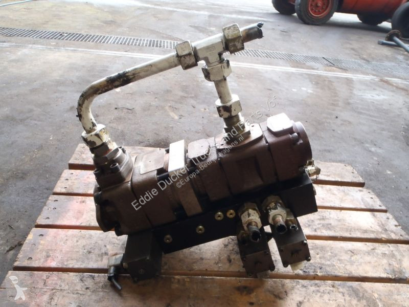 Furgoneta  QXT42-025 BUCHER HYDRAULIC PUMP