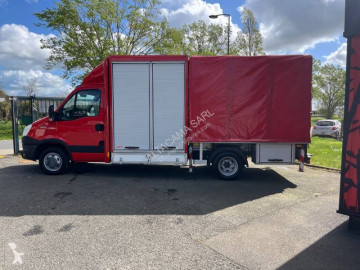 Vehículo tienda Iveco