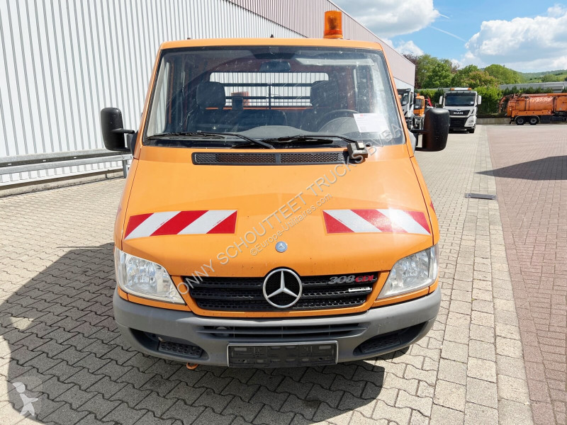 Véhicule utilitaire Mercedes Sprinter 308 4x2...