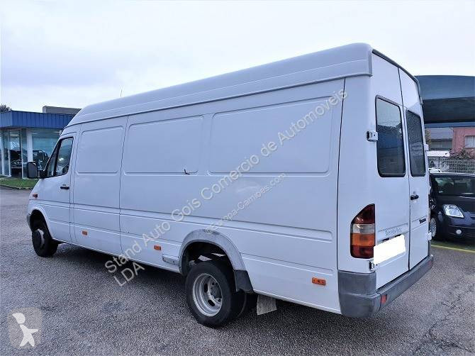 Furgoneta Mercedes