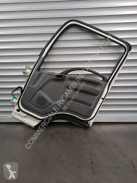 Samochód dostawczy Isuzu RH - PASSENGER - DX -...