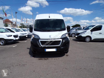 Fourgon utilitaire Peugeot