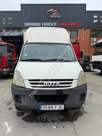 Caja cerrada Iveco