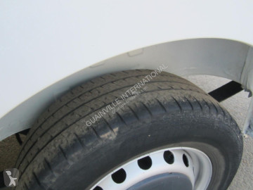 عربة نفعية مقفلة Renault