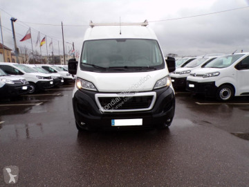 Fourgon utilitaire Peugeot