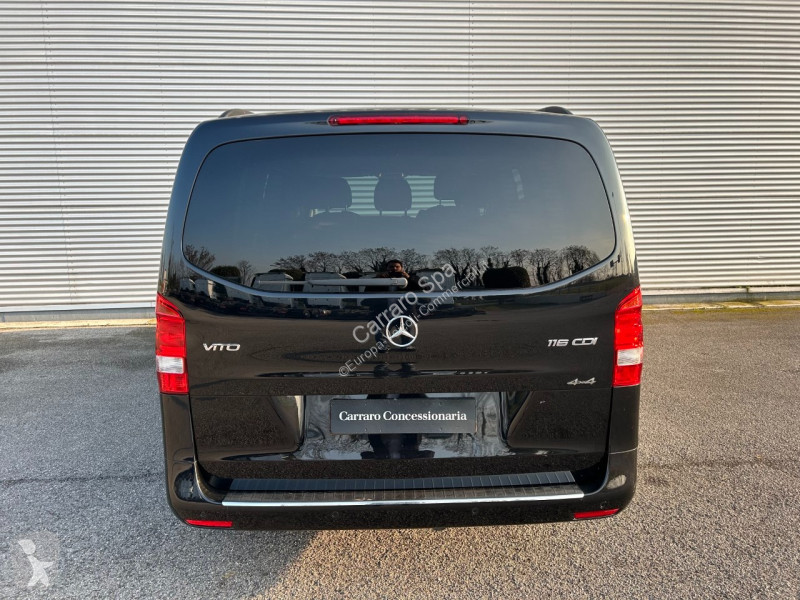Véhicule utilitaire Mercedes III 116