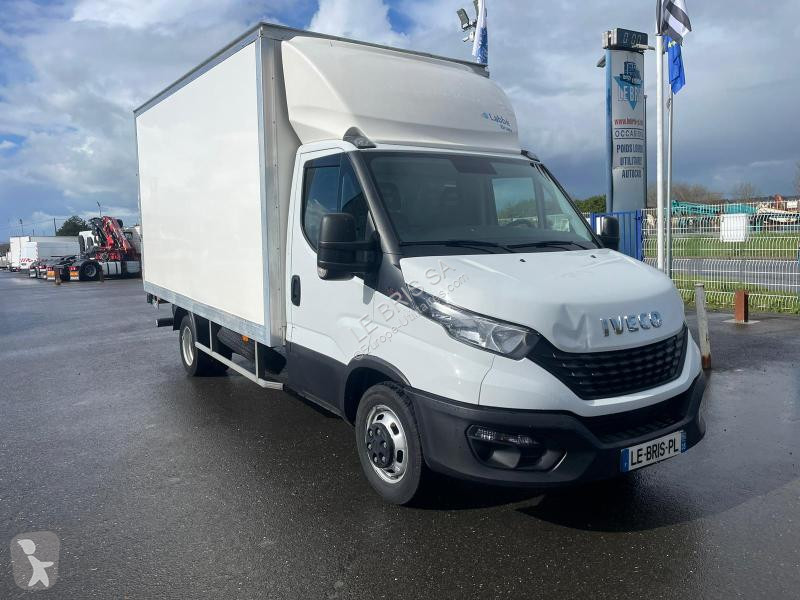 Véhicule utilitaire Iveco 35C16
