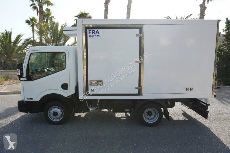 Véhicule utilitaire Nissan