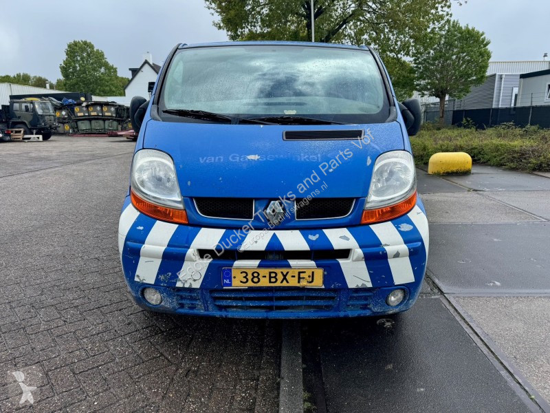 Véhicule utilitaire Renault 1200 L2 H1 1.9 DCI 82
