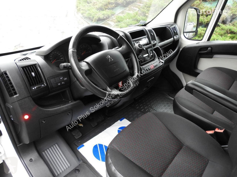 Autoutilitară Peugeot BOXER PLANDEKA WINDA 8...