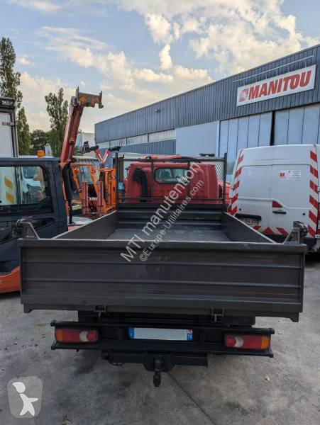 Véhicule utilitaire Nissan