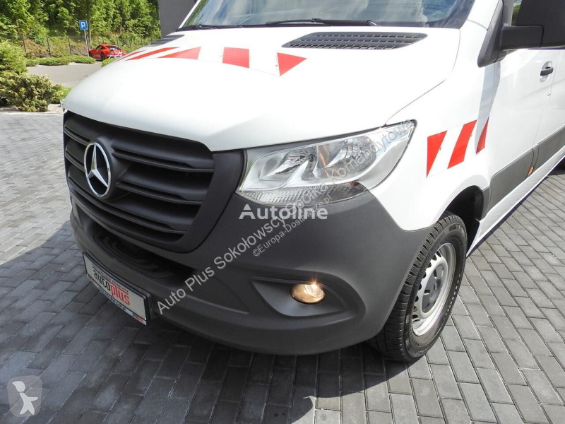Véhicule utilitaire Mercedes SPRINTER FURGON...