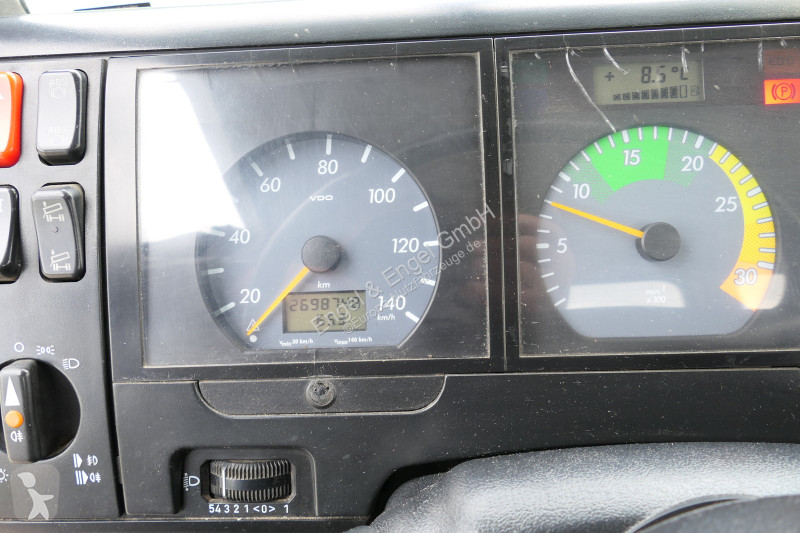 Furgoneta Mercedes Vario 816D mit Ladekran 3...