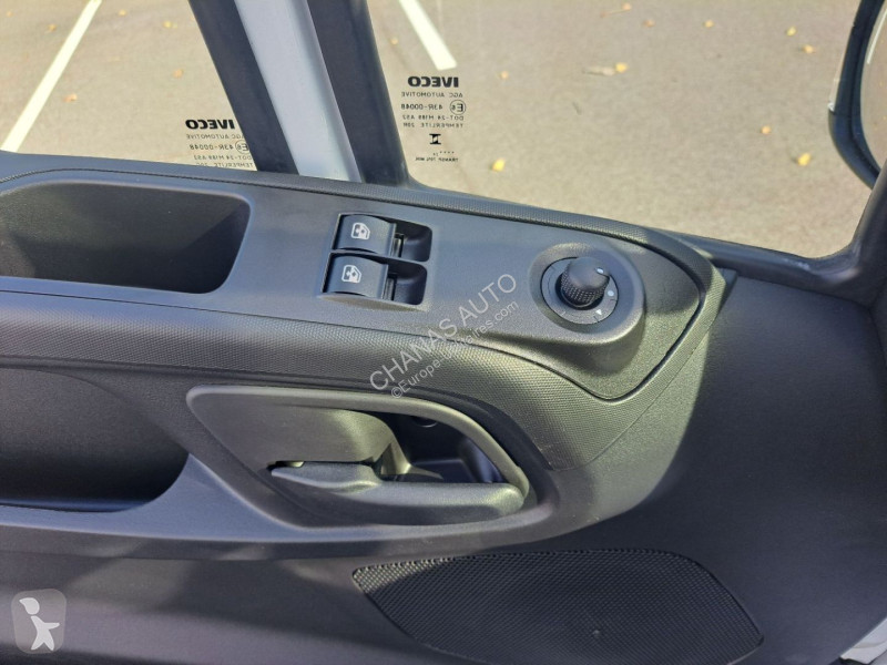 Véhicule utilitaire Iveco 35C18 180CV 3L PLSC...