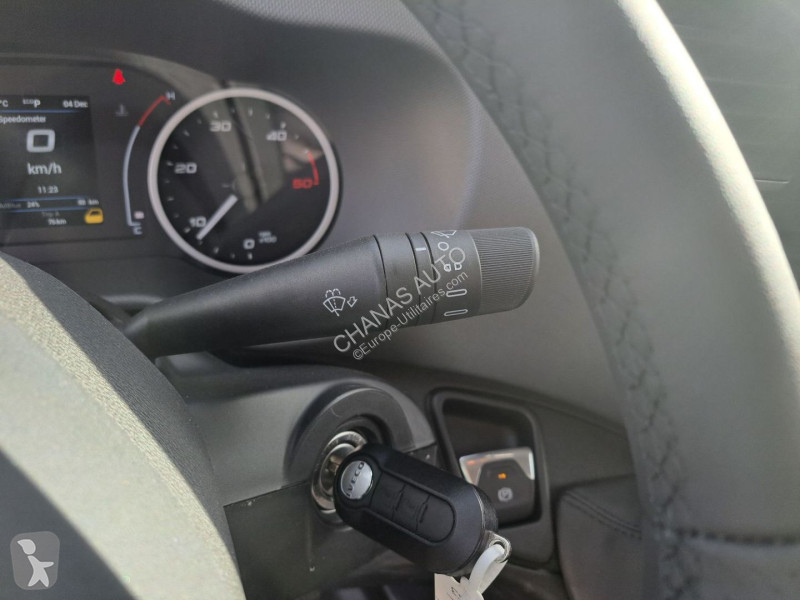 Véhicule utilitaire Iveco 35S18 A8 180CV 3L...