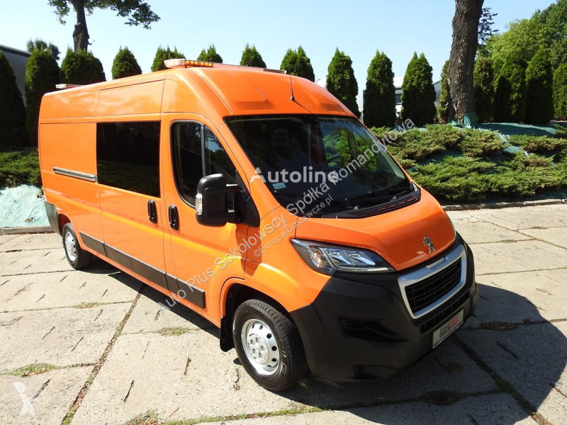 Véhicule utilitaire Peugeot BOXER FURGON...
