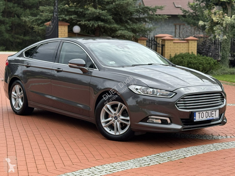 Véhicule utilitaire Ford