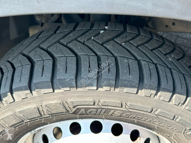 Véhicule utilitaire Iveco 35S14 APK 10-07-2026...