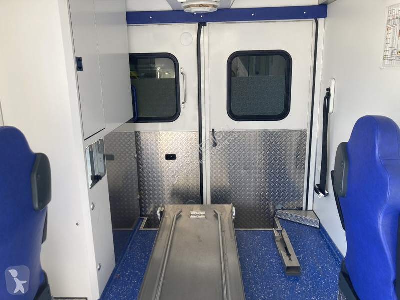 Furgoneta Mercedes Container Ambulance 400-serie