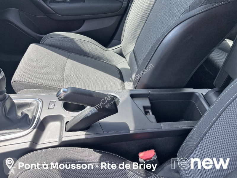 Véhicule utilitaire Renault Megane IV Berline...