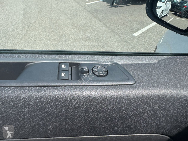 Véhicule utilitaire Peugeot M 2.0 BLUEHDI 145...