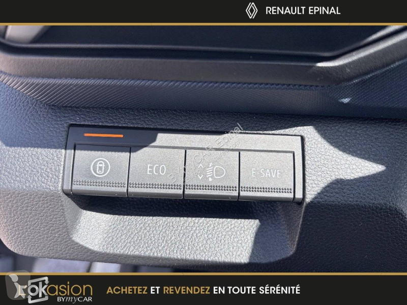 Veicolo commerciale Dacia Duster Hybrid 140
