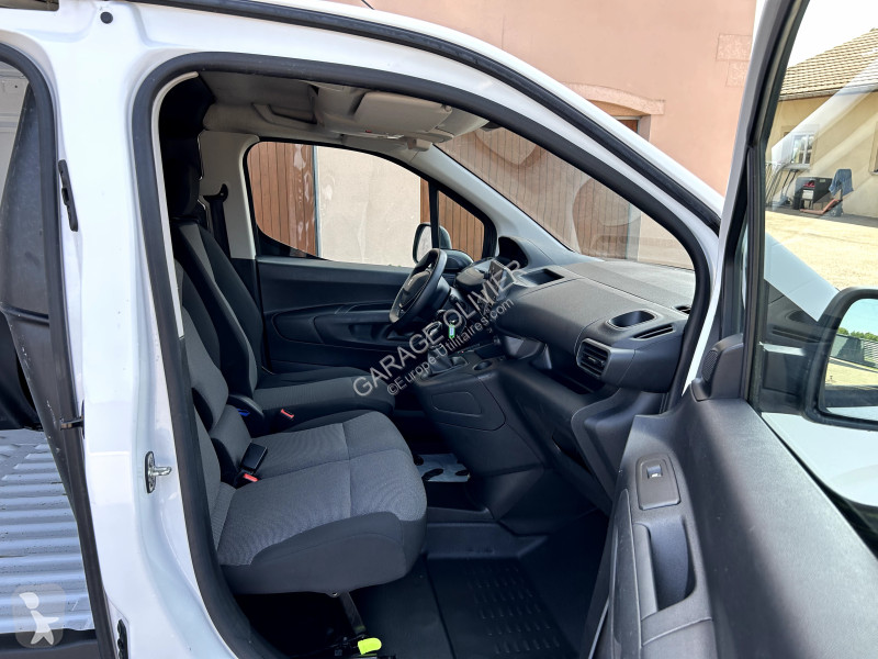 Peugeot Standard 650KG 1.5 Bluehdi 100 Premium van