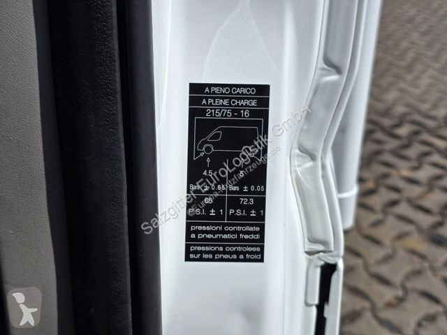 Véhicule utilitaire Peugeot / Ladebordwand /...