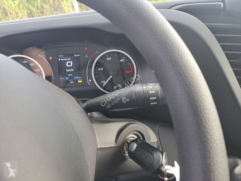 Autoutilitară Iveco 35C18 180CV 3L CAISSE HAYON...