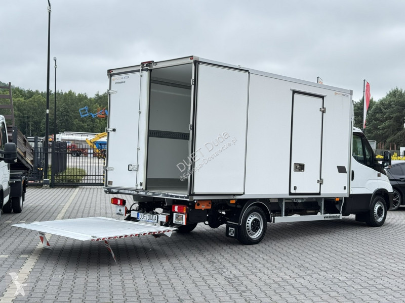 Veicolo commerciale Iveco 35S16 V