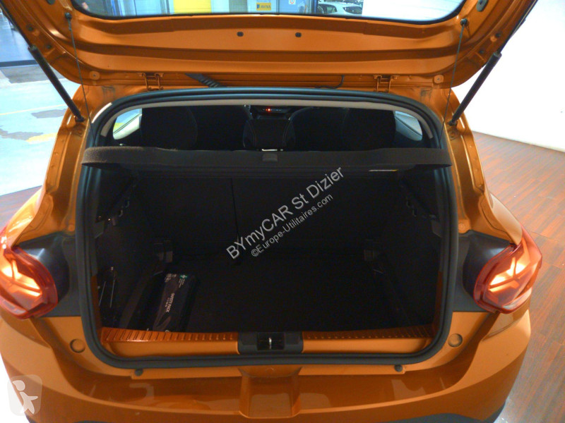 Autoutilitară Dacia Sandero TCe 90 - 22