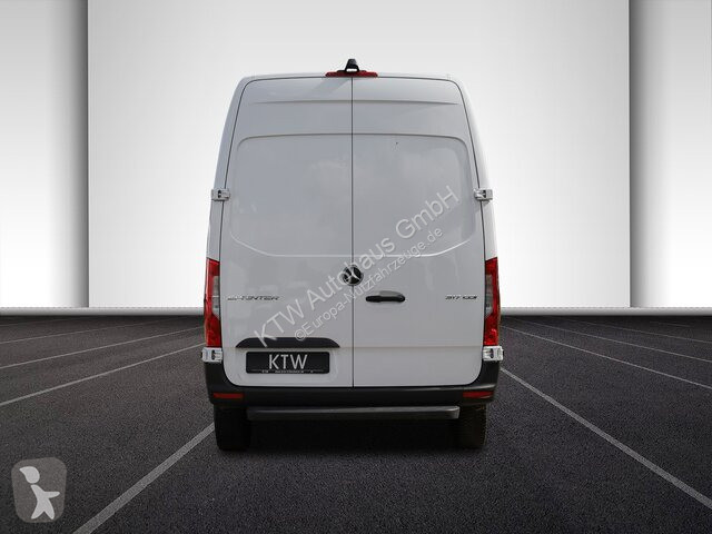 Véhicule utilitaire Mercedes 317...