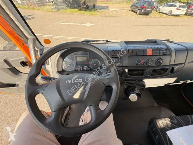 Véhicule utilitaire Iveco...