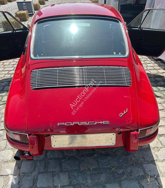Véhicule utilitaire Porsche 2.0